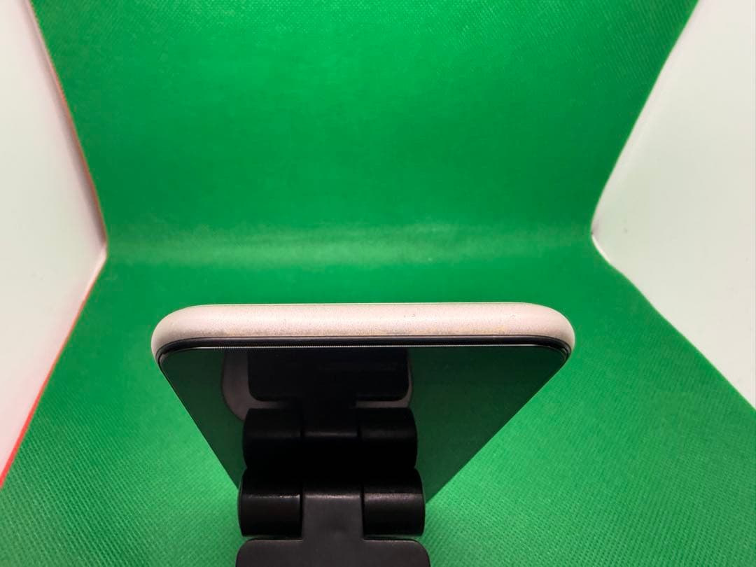 0557 IPHONE SE 第三世代128GB SIMフリー