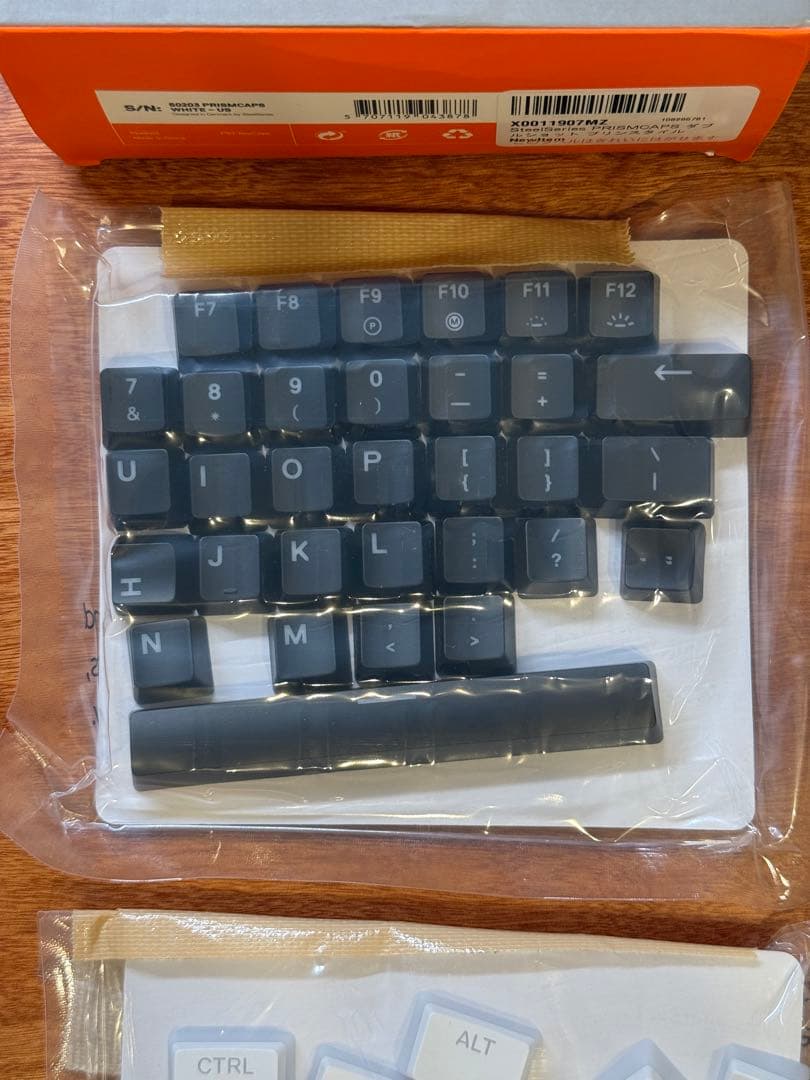 steel series APEX PRO TK(US) + 純正白キーキャップ