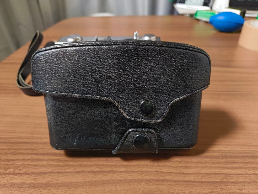 Olympus 35 SP 専用ケース、市販ストラップ、電池スペーサー付き