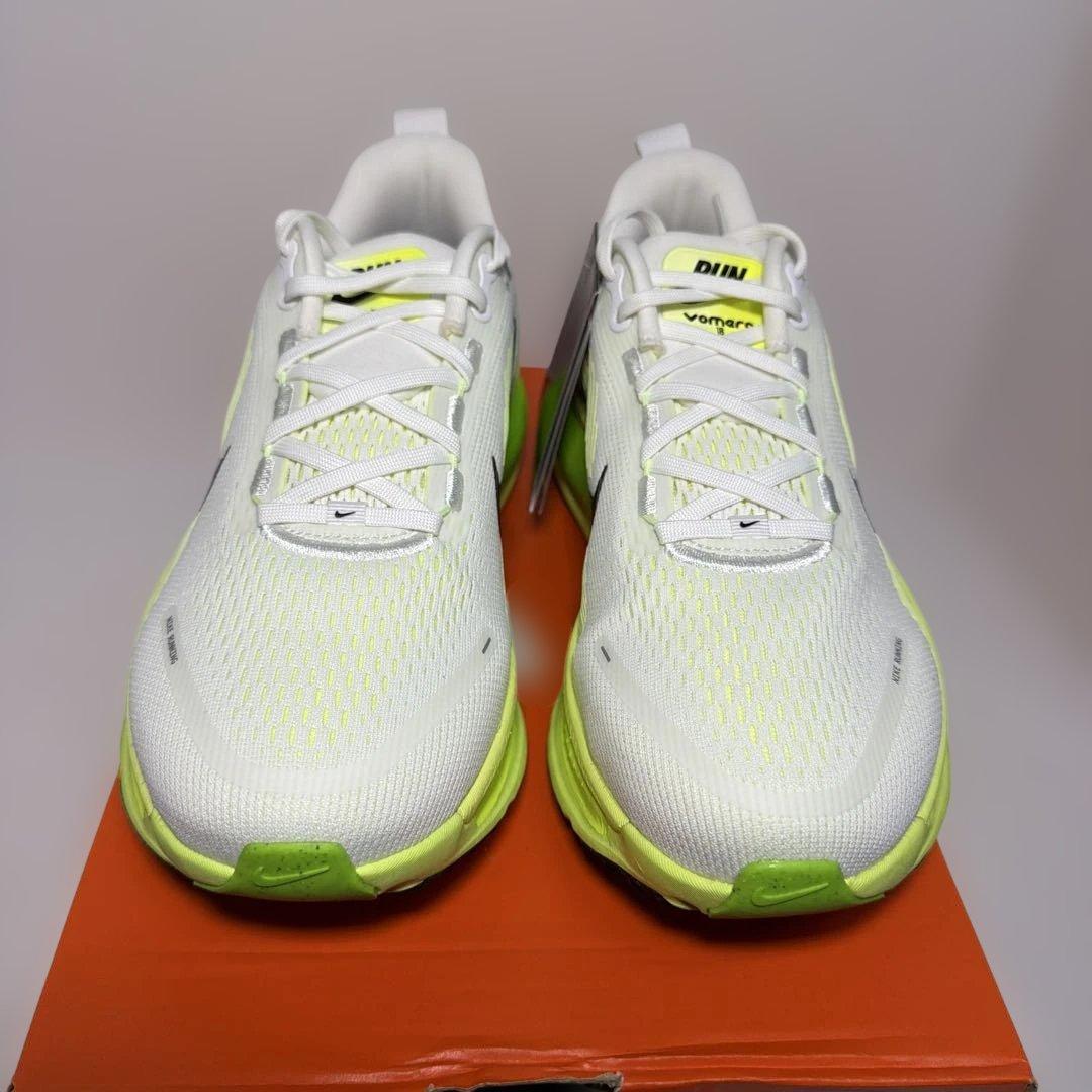 新品 W NIKE VOMERO 18 ウィメンズ ナイキ ボメロ18
