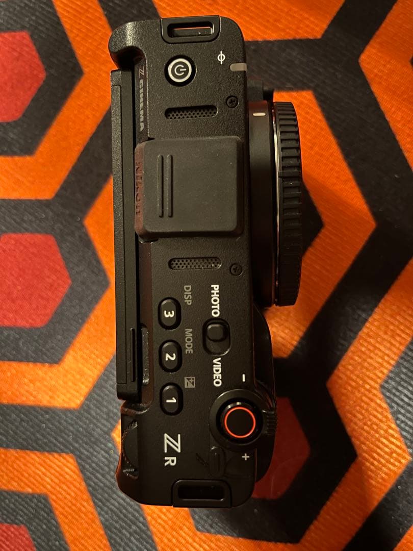 Nikon ZR ミラーレスカメラ 本体