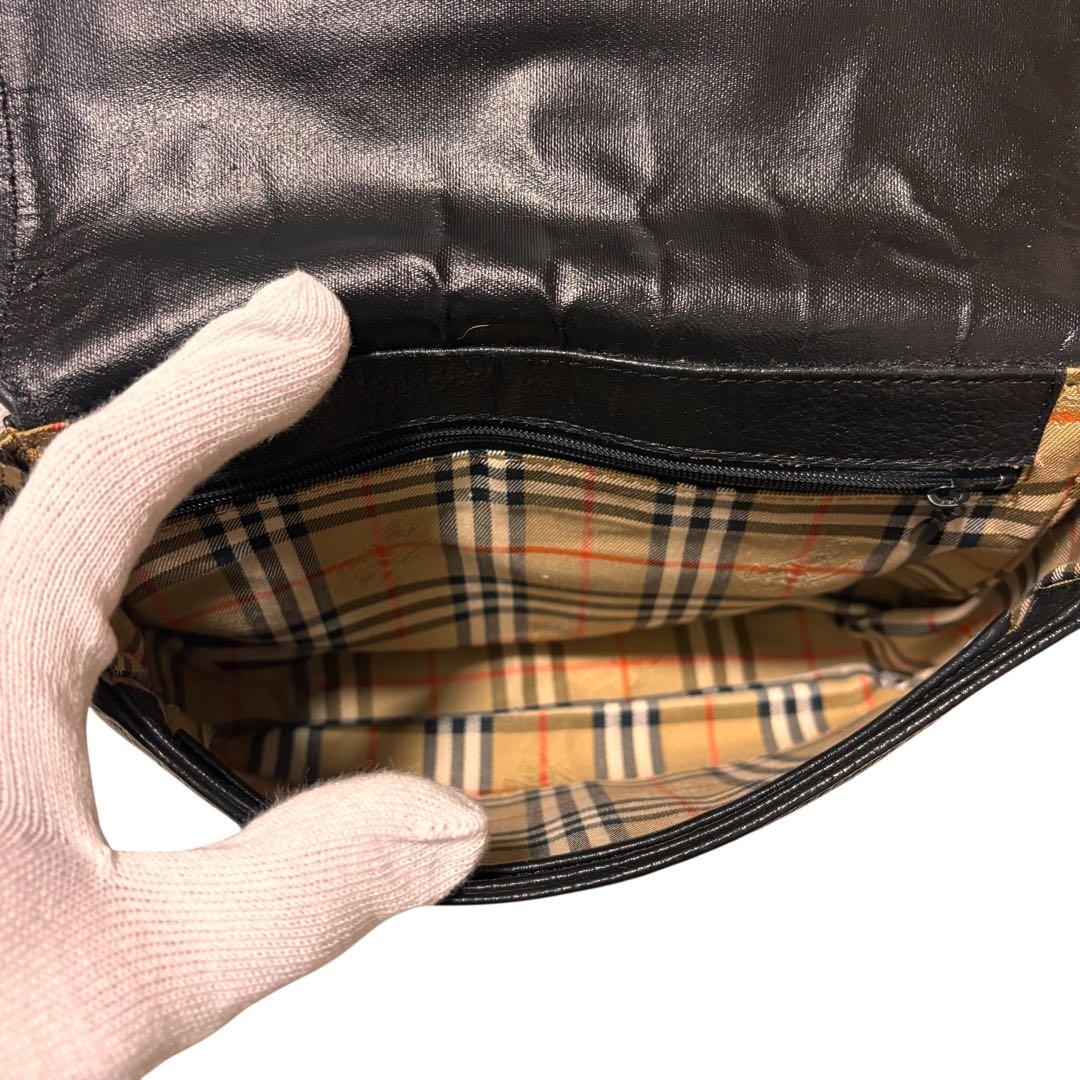 美品BURBERRY ブラック レザー ショルダーバッグ
