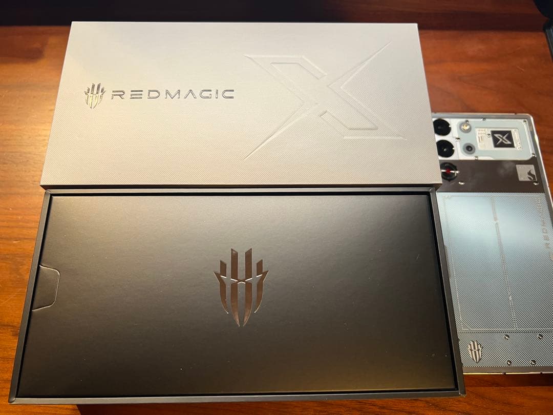 REDMAGIC 10 Pro 16+512GB Moonlight 本体