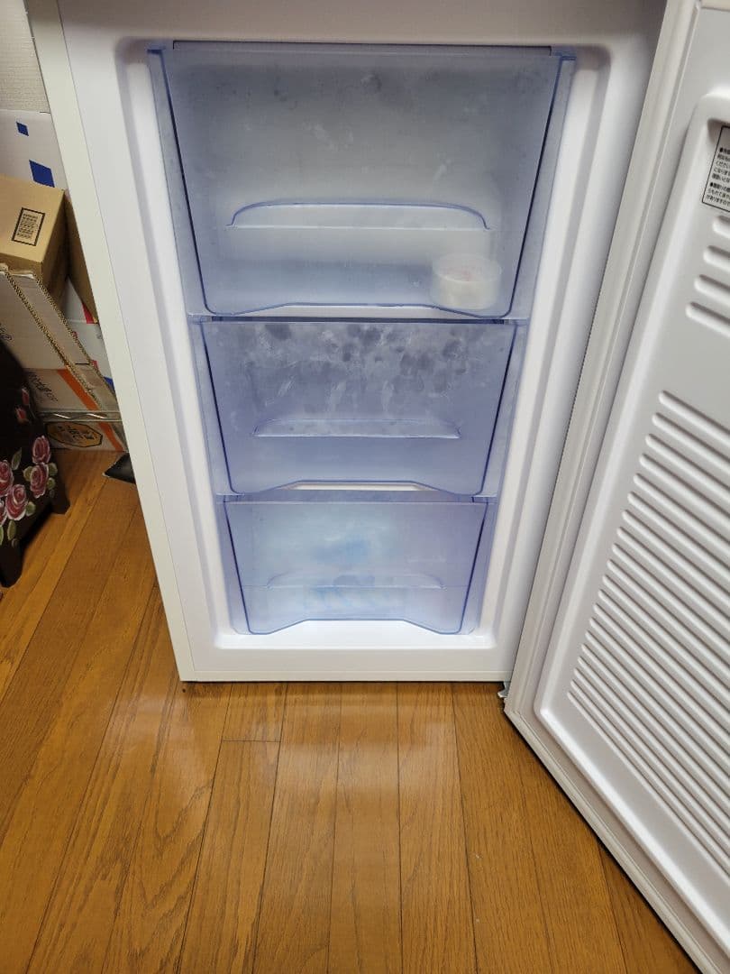 IRIS OHYAMA 冷凍庫 ホワイト(郵送に日数必要お願い)