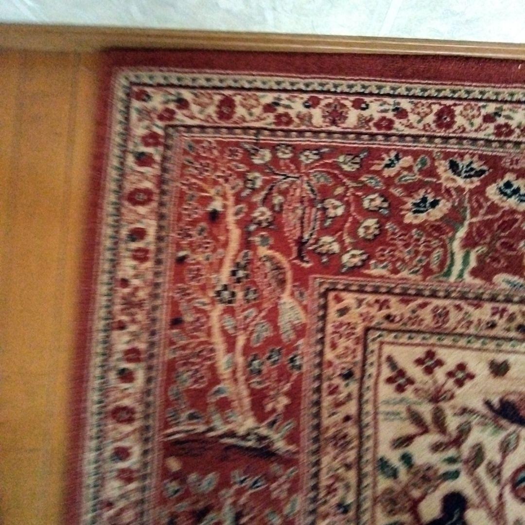 花と動物の模様のラグ3畳