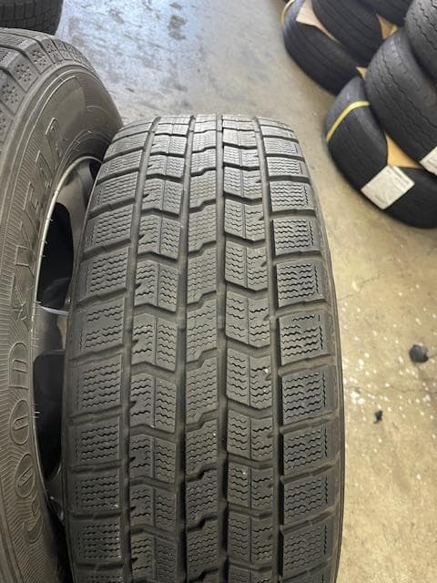 20.30アルファード、ヴェルファイア用　215/65R16 スタッドレス