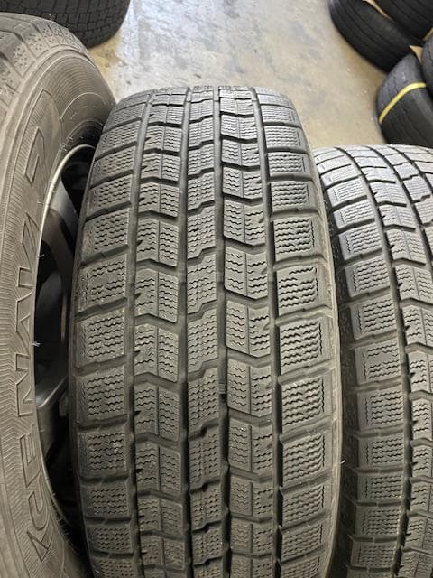 20.30アルファード、ヴェルファイア用　215/65R16 スタッドレス