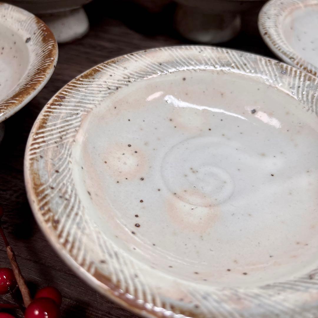 【土物はいい❗️】 信楽焼 粉引き 御本手 高台皿 セット 向付 銘々皿 櫛目