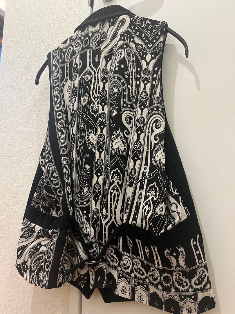 【希少】エトロ／ジレ／ベスト／シルク／ベロア／ペイズリー／ブラック／Ｌ