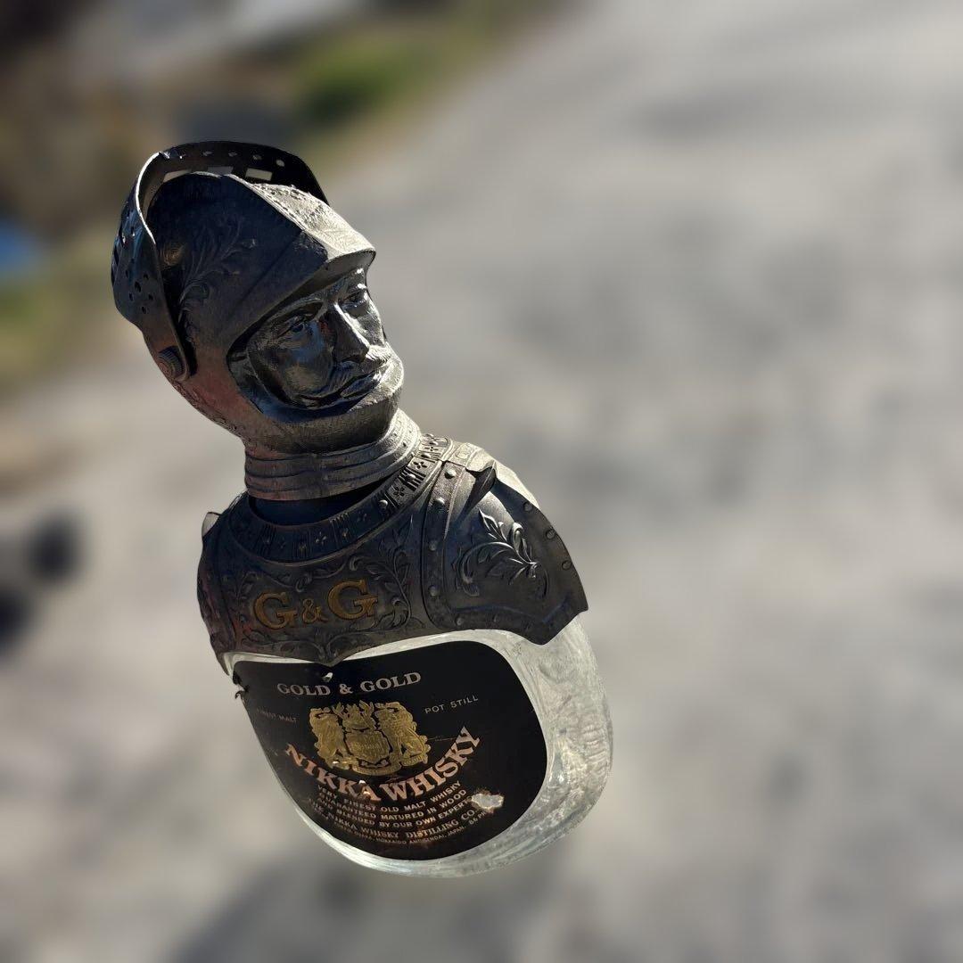 NIKKA WHISKY ゴールド＆ゴールド 750ml空ピン鎧兜　非売品