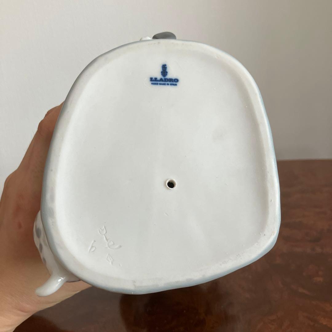 リヤドロ ハニーリッカーズ 子犬付き座っている女の子 絶版