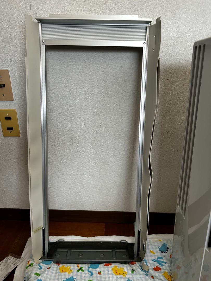 美品　コロナルームエアコン CW-1624R 2024年製