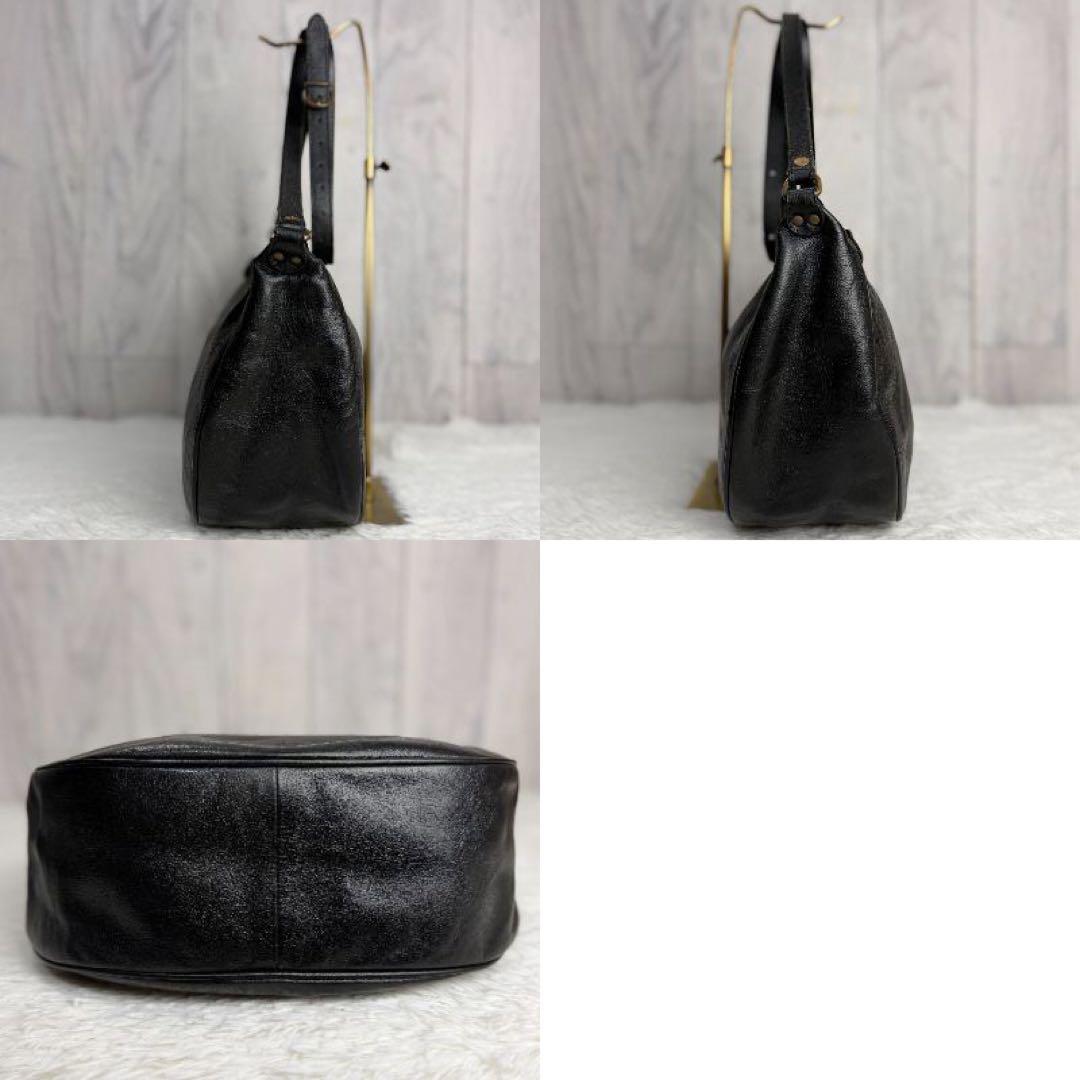 美品♡三日月♡イルビゾンテ レザー エンボスロゴ ショルダーバッグ ブラック