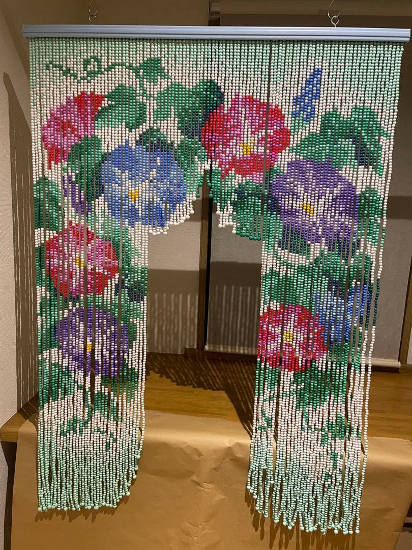 【完成品】　昭和レトロ　珠のれん　ビーズ　花柄