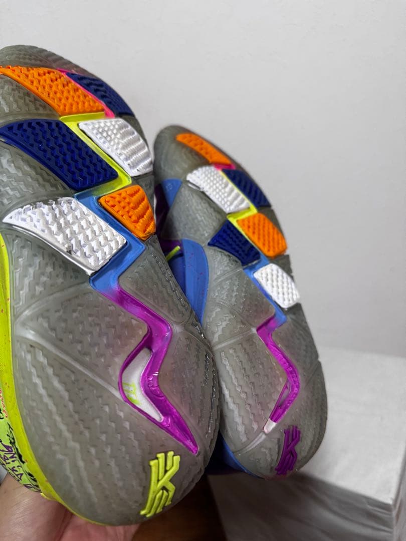 NIKE Kyrie4 Confetti スニーカー27.5cm