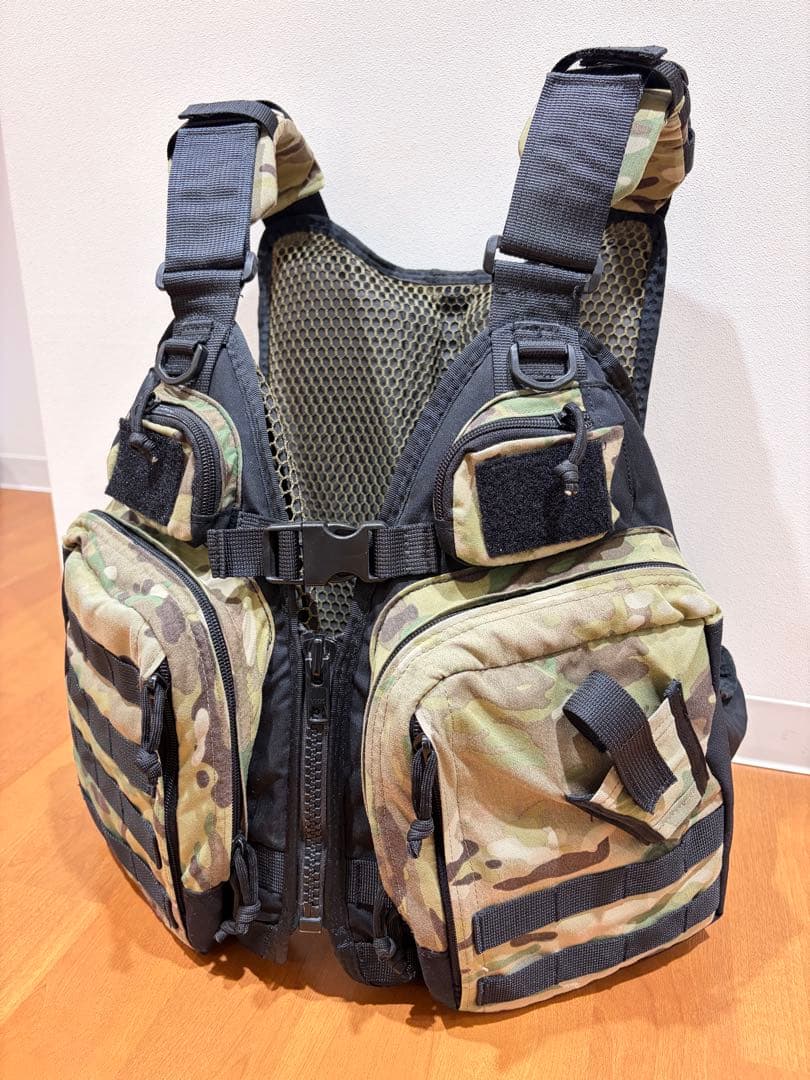 人気カラー　サブロック　SUBROC　V-One ベスト　マルチカム