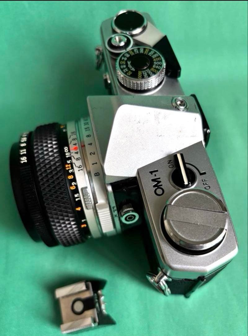 ★ OLYMPUS OM-1 (使用説明書付) + ★ 標準レンズ 50mm