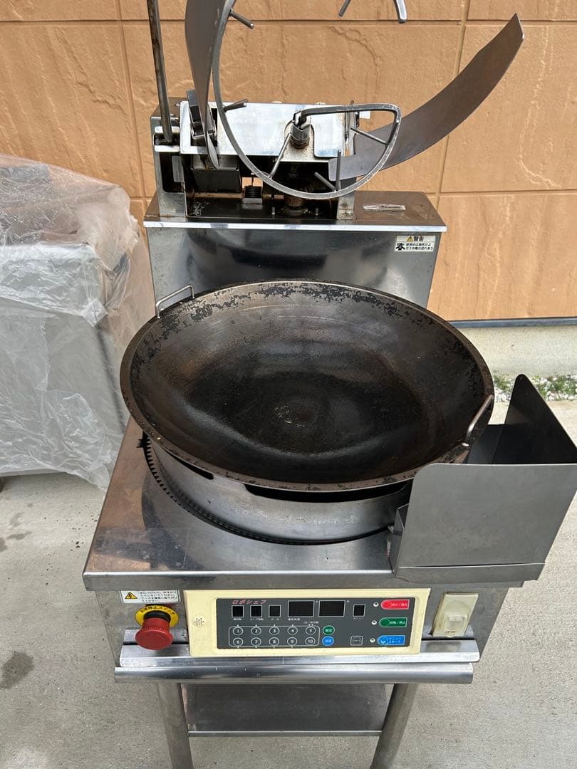 自動焼き飯機ロボシェフ