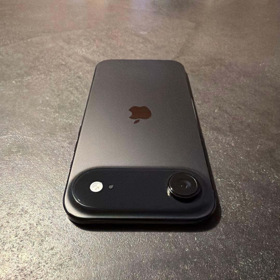 【極美品】iPhone Air 256GB スペースブラック SIMフリー