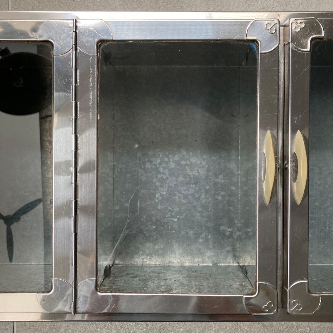 駄菓子屋ブリキ ケース　4枚扉　ガラス窓　仕切付　縦30cm×横79cm