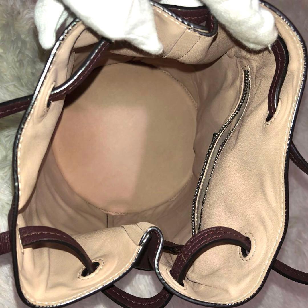 新品同様✨J&Mデヴィッドソン デイジーウィズスタッズ　レザー　ハンドバッグ