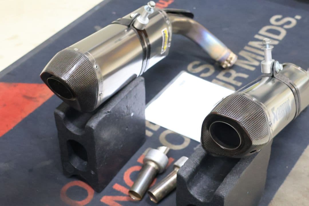 YZF-R1 09-14 アクラポビッチ　スリップオンマフラー　チタン