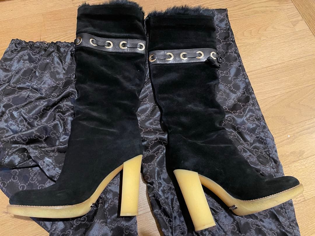 グッチ　GUCCI ファー付きブラックスエードロングブーツ　ニーハイ