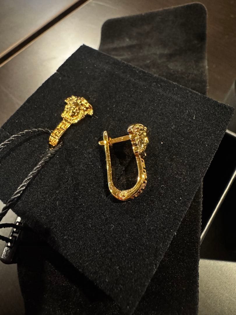 ジャズぽVERSACE ピアス　ヴェルサーチ