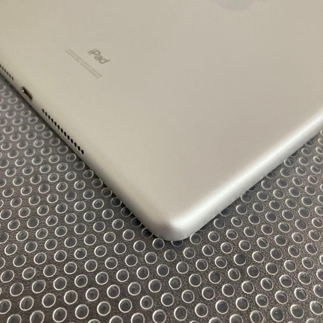 3048 電池良好☆比較的美品☆iPad7 第7世代 32GB SIMフリー☆