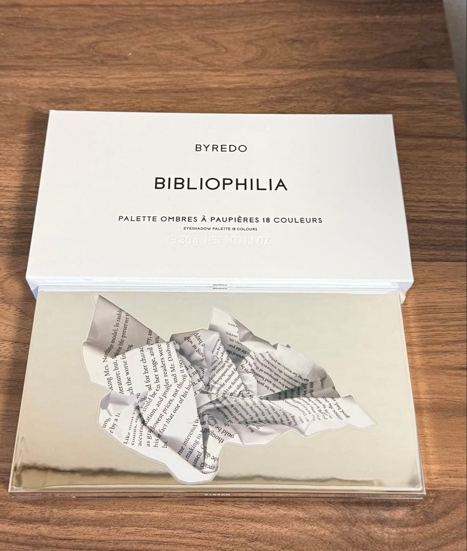 バイレード　アイシャドウパレット　ビブリオフィリア