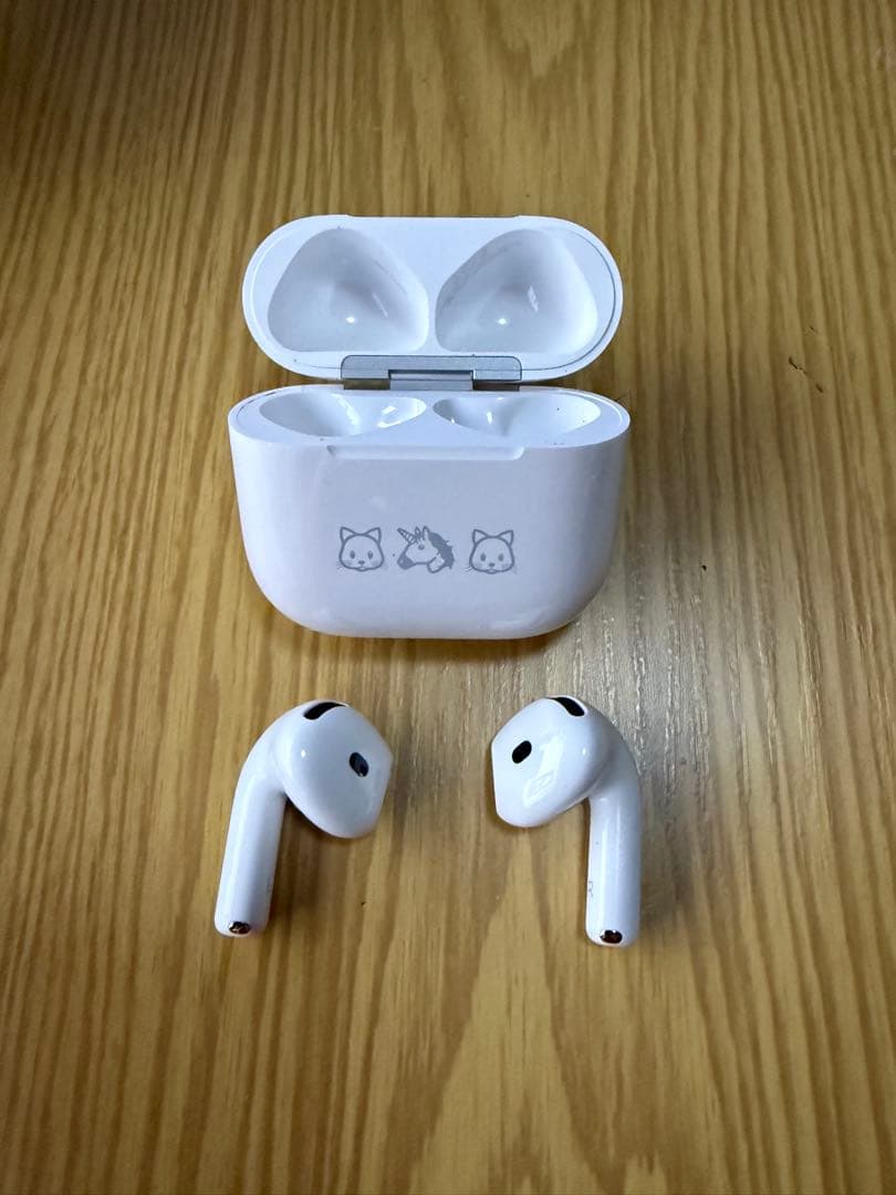 【美品】Airpods4（ANC搭載モデル）　ケース付き　10/13日購入