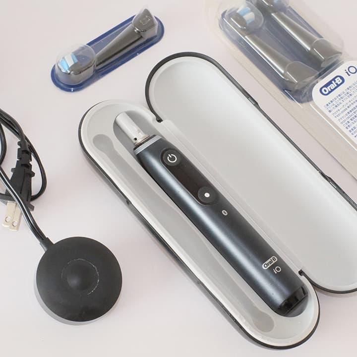 【超美品】Oral-B iO Series 7 本体 (替ブラシ4本付) 黒