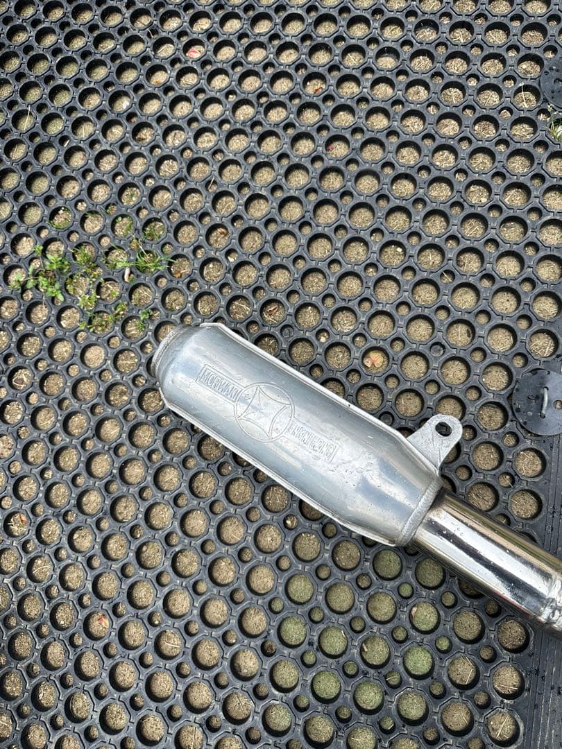 モリワキモナカマフラー