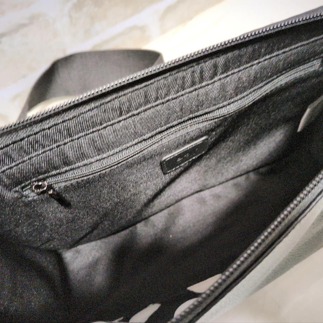 ★【イア パピヨネ】ワイドテープ ダルメシアン柄 ボディバッグ ブラック 美品