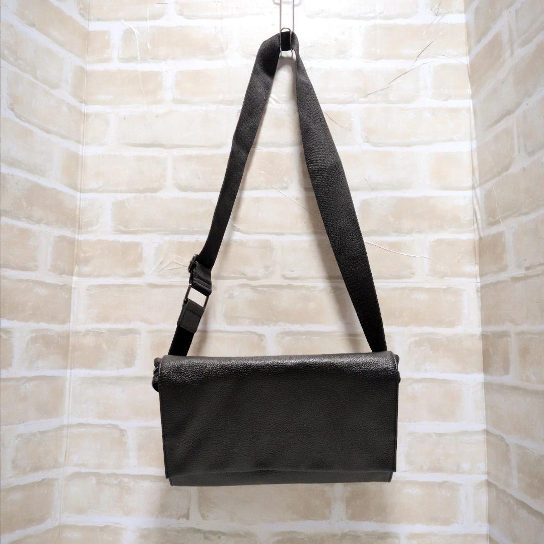 ★【イア パピヨネ】ワイドテープ ダルメシアン柄 ボディバッグ ブラック 美品