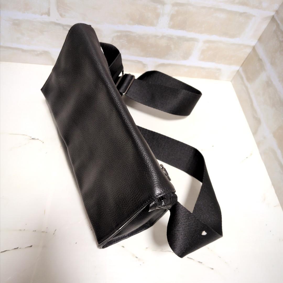 ★【イア パピヨネ】ワイドテープ ダルメシアン柄 ボディバッグ ブラック 美品