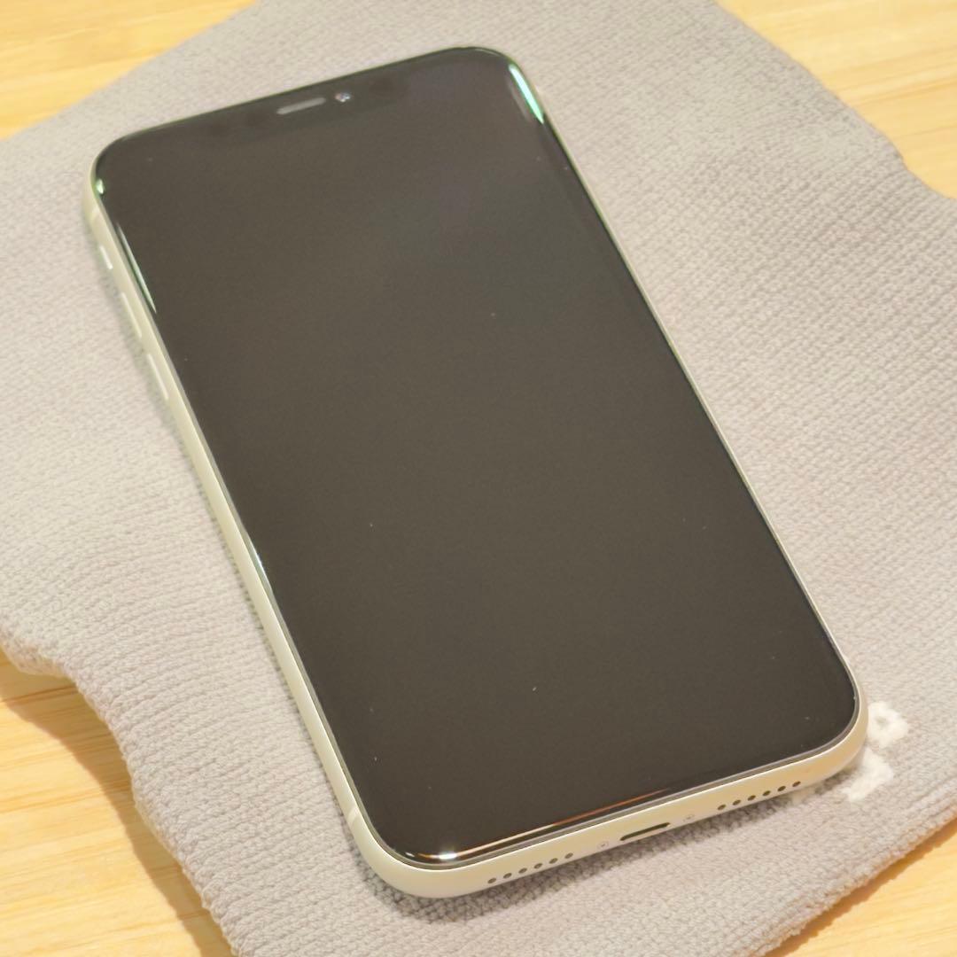 美品 iPhone 11 ホワイト 128GB