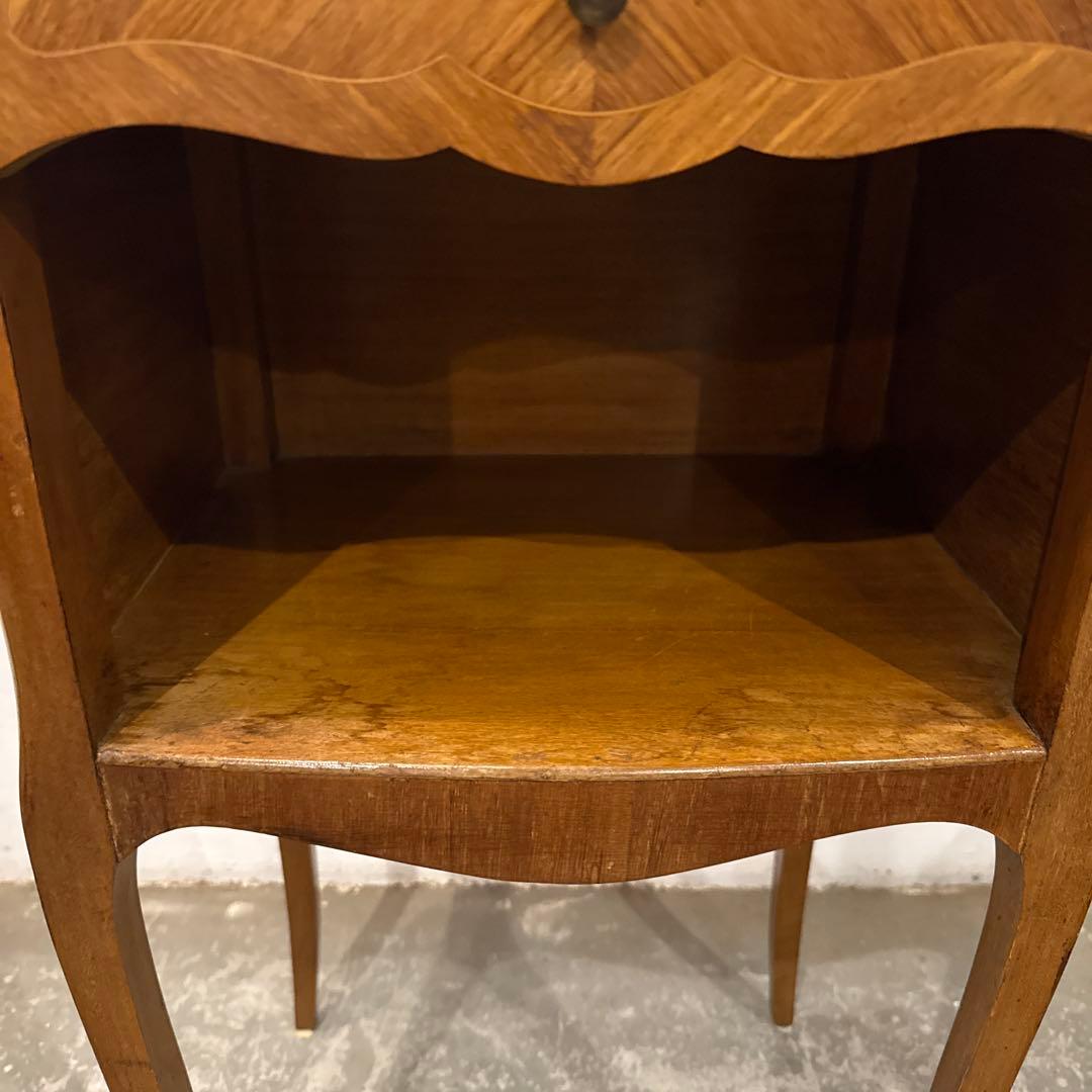 ヴィンテージ　木製サイドテーブル　引き出し／棚付き