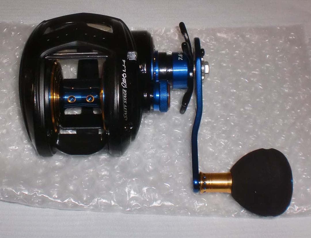 アブガルシア　ソルティーステージレボ　ＬＪ－４（Revo LJ-4）≪右巻≫新品