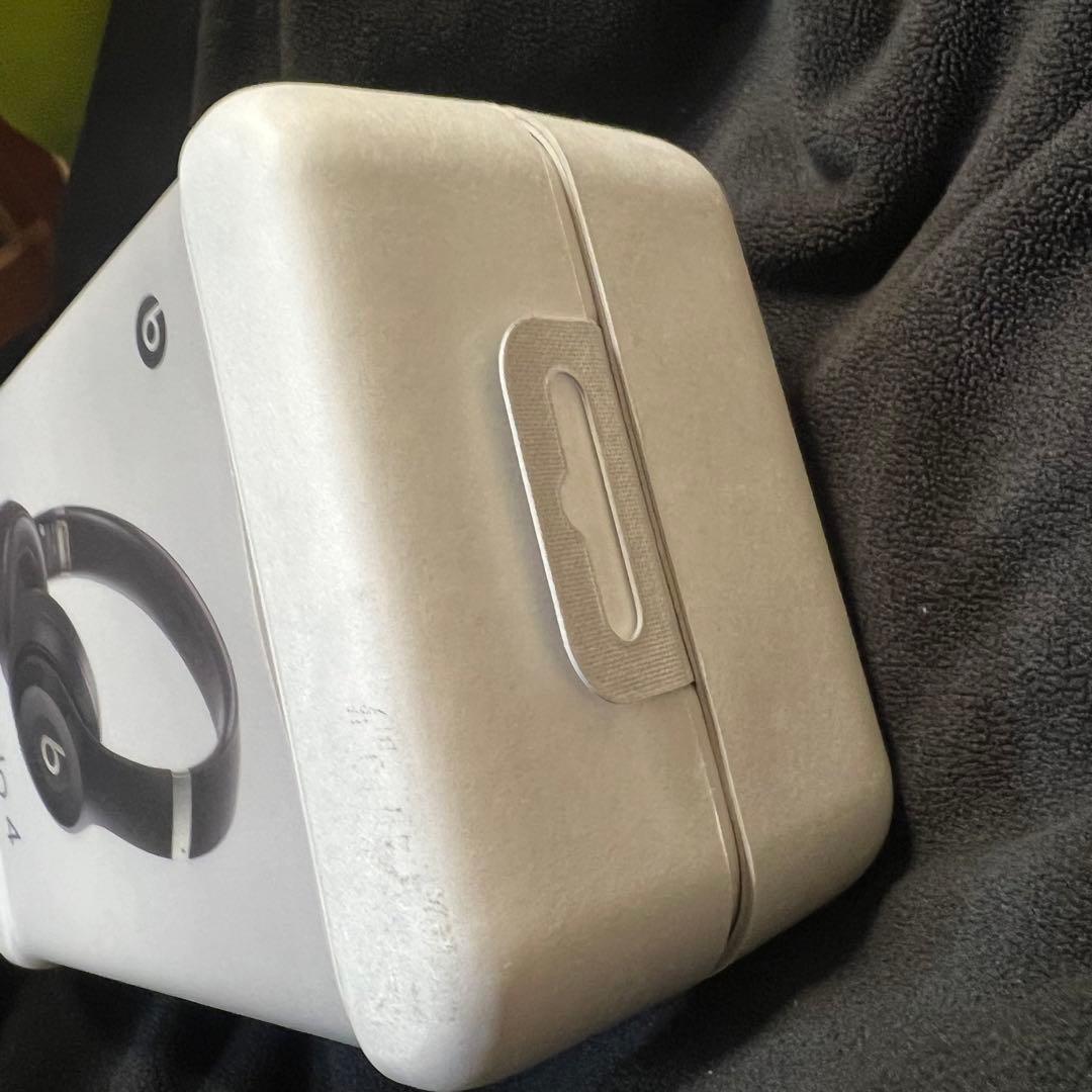 【新品未開封】Beats Solo 4 ワイヤレスヘッドホン　ビーツ