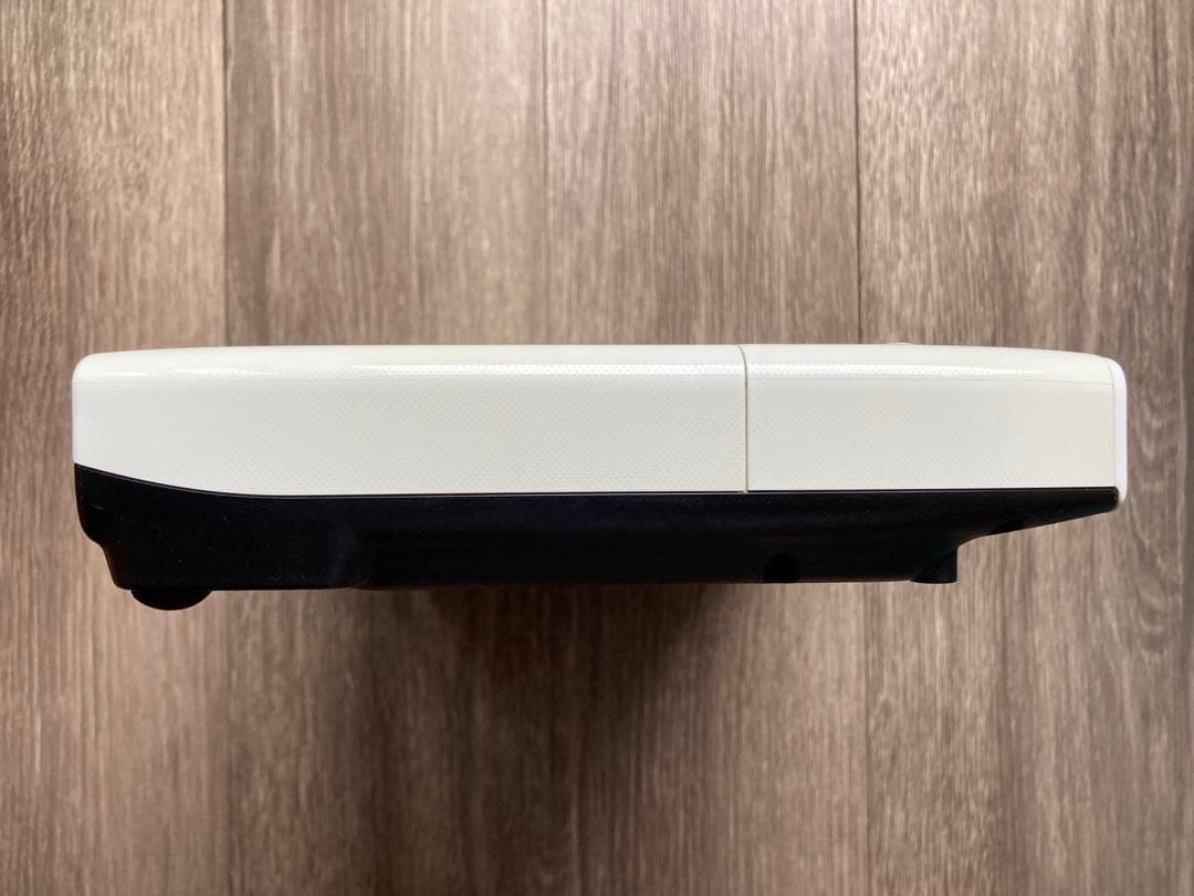 薄型軽量！EPSON EB-1776W 使用頻度の少ない最良品