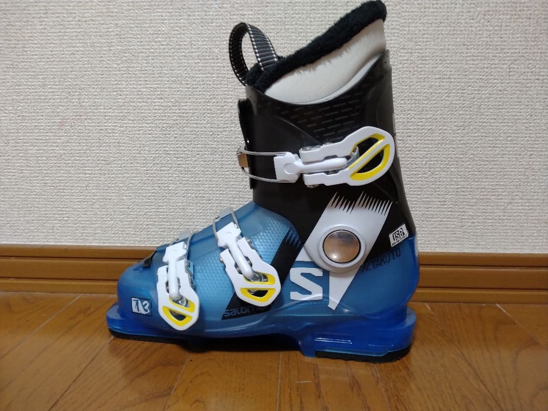 ジュニア用スキー板　ブーツ　ヘルメットセット