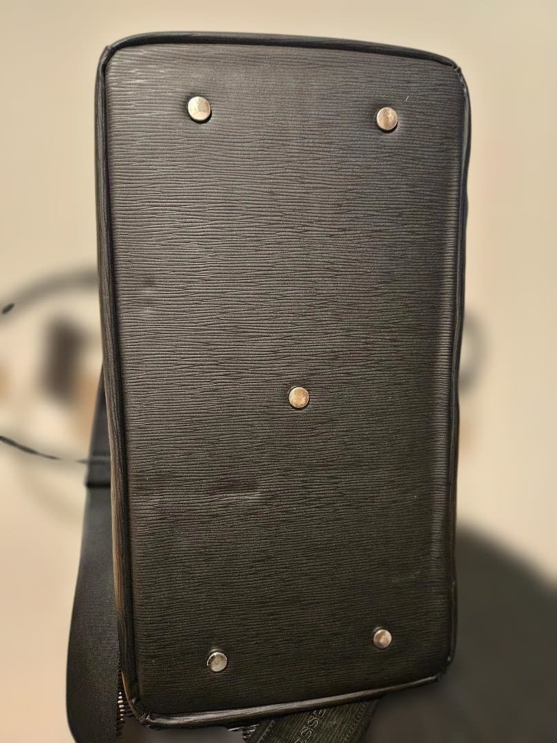 VESSELバック 中型 合成皮革