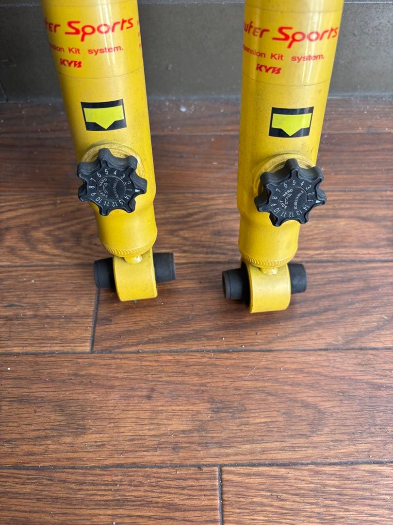 KYB 調整可能ショックアブソーバーカヤバローファースポーツ　ヴォクシー　ノア