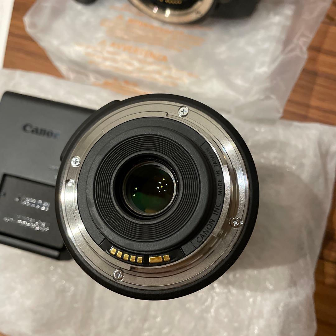 Canon EOS 8000D デジタル一眼レフ　極美品