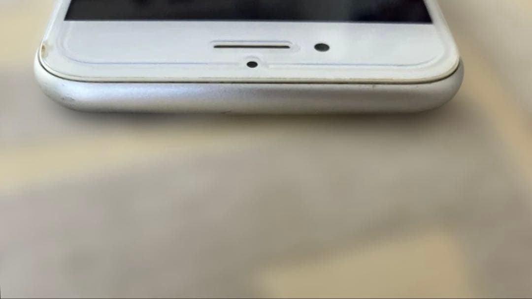 Apple iPhone 8 シルバー 本体（64GB）