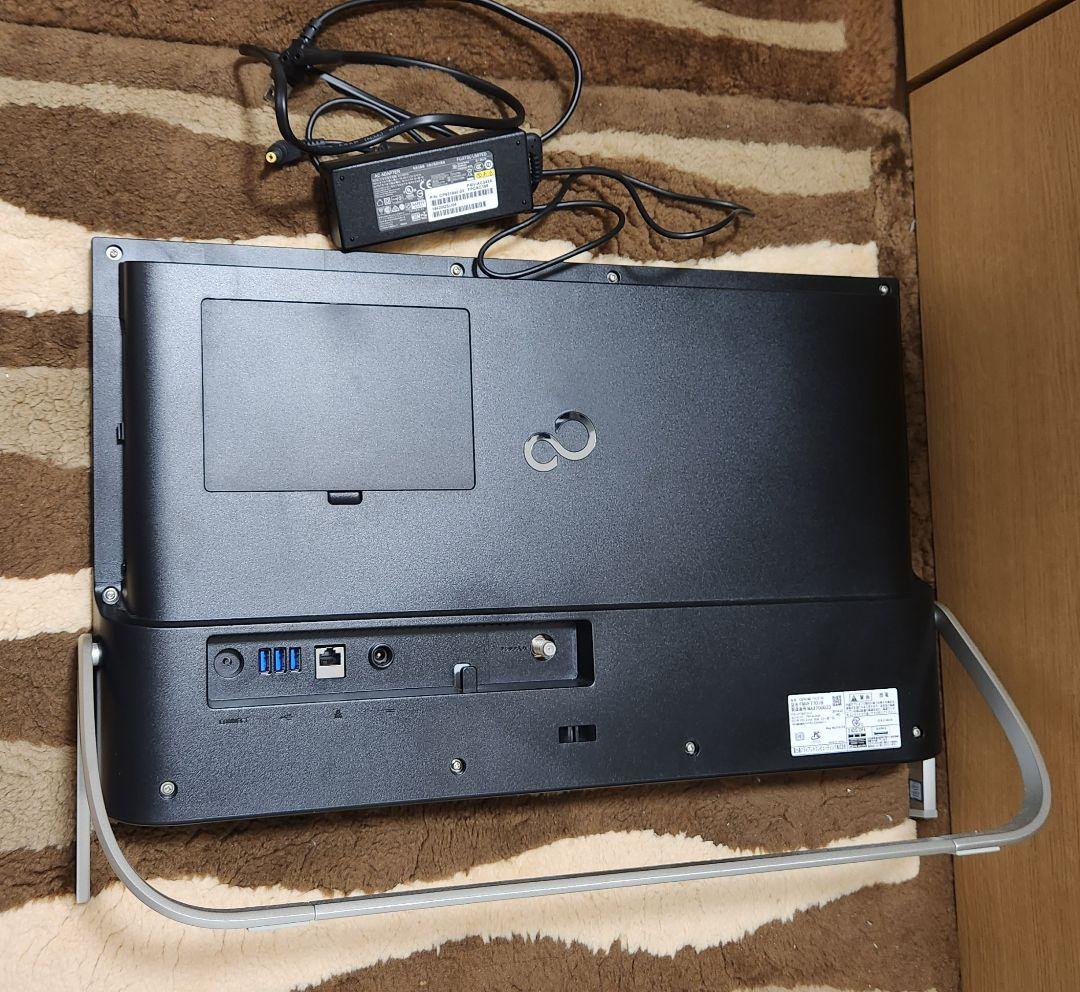 富士通　FMVF77D1B　HDD無　取説有　ジャンク