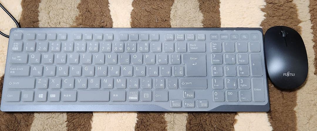 富士通　FMVF77D1B　HDD無　取説有　ジャンク