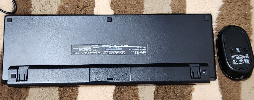 富士通　FMVF77D1B　HDD無　取説有　ジャンク