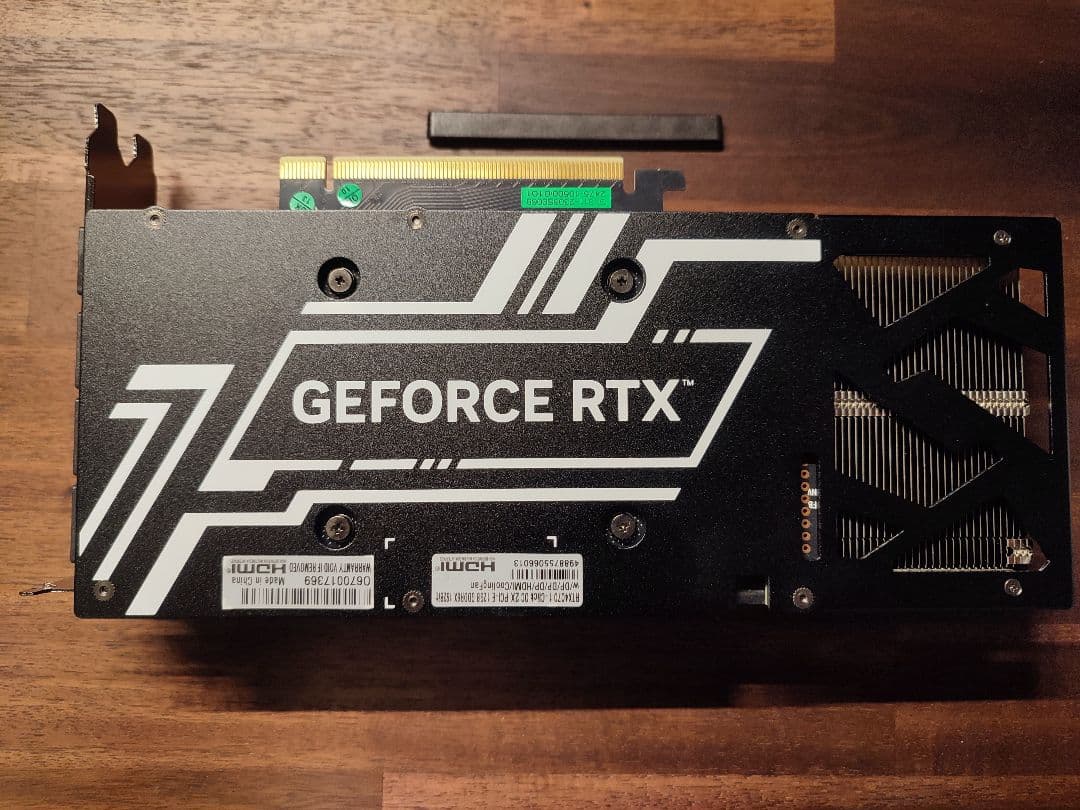 GeForce RTX4070 玄人志向 12GBモデル